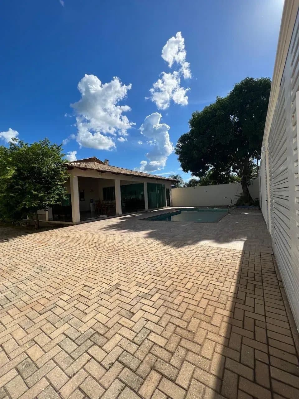 Casa em Aruanã-GO / 04 Suítes - Lote: 720m2 - Miniatura 5