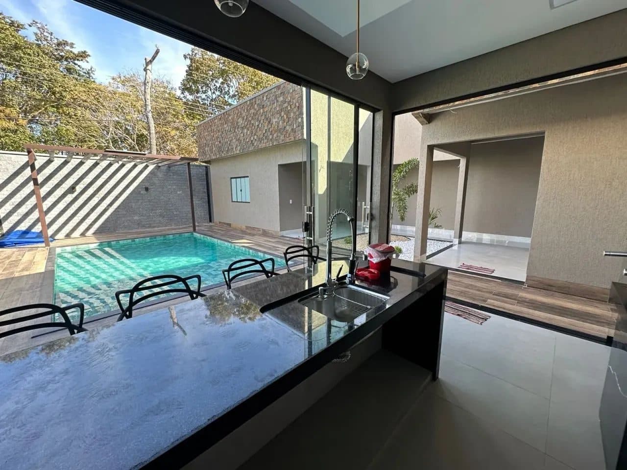 Casa em Aruanã-GO / 06 Suítes - Próximo ao SESI - Miniatura 5