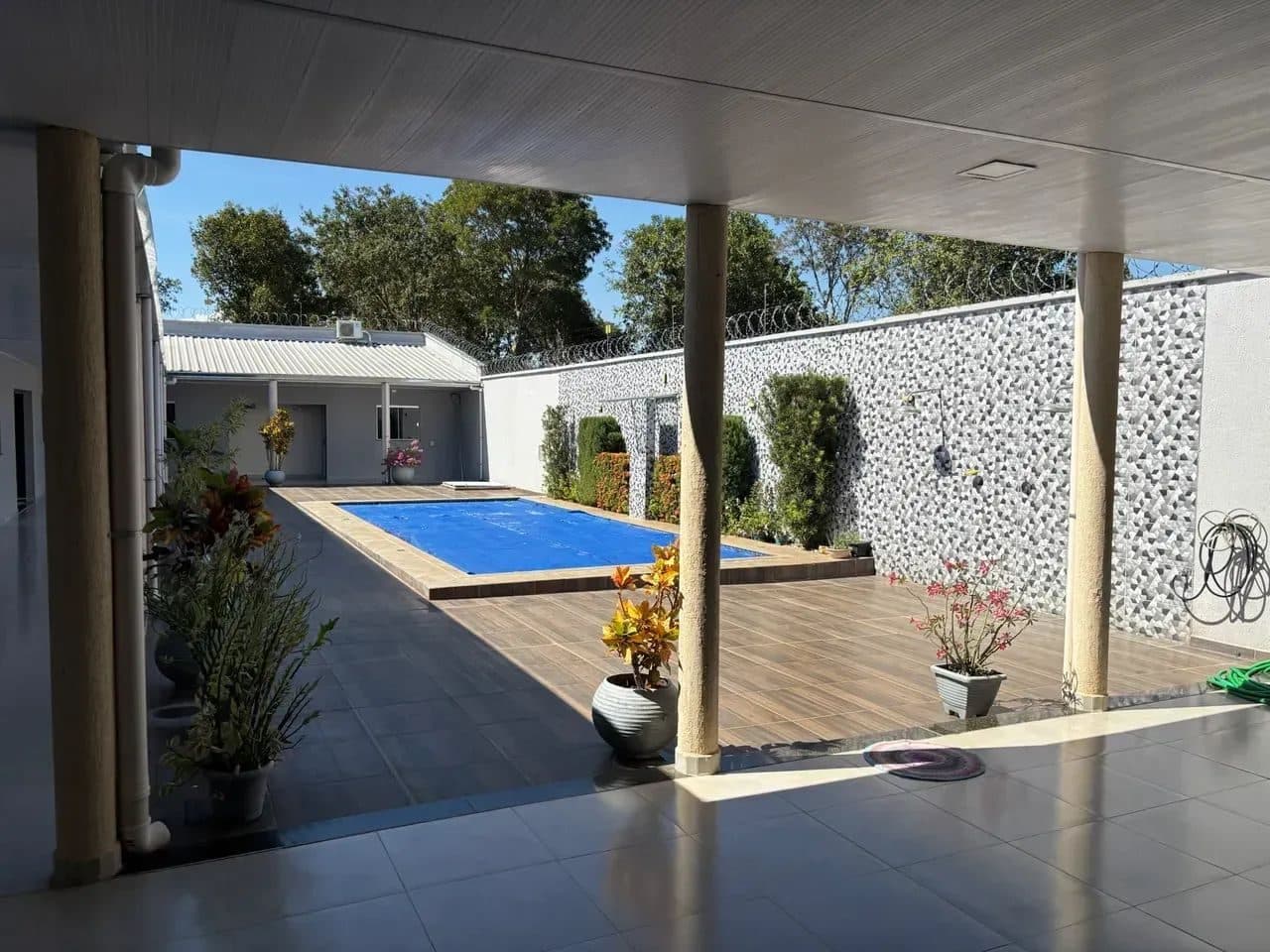Casa em Aruanã-GO / 08 Suítes - Lote: 720m2 - Miniatura 5